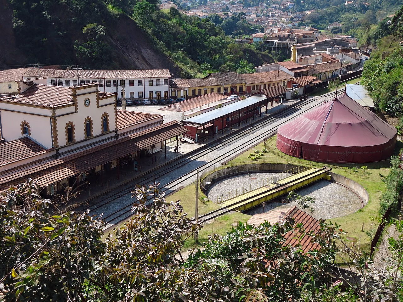 Exploring Ouro Preto: A Guide to Must-See Attractions and Activities in Minas Gerais