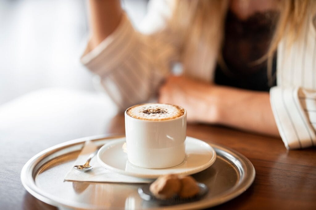 coffee, beverage, drink, cup, caffeine, espresso, cappuccino, breakfast, hot drink, hot beverage, hot coffee, food, coffee cup, delicious, restaurant, cafe