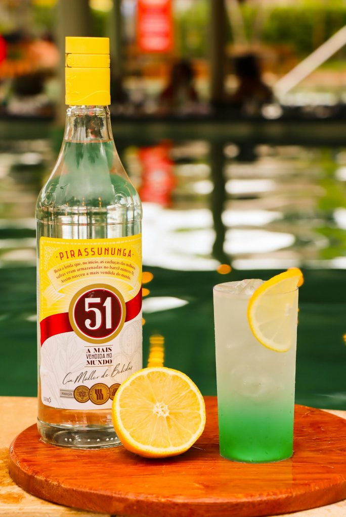 Refreshing lemon cocktail with pirassununga 51